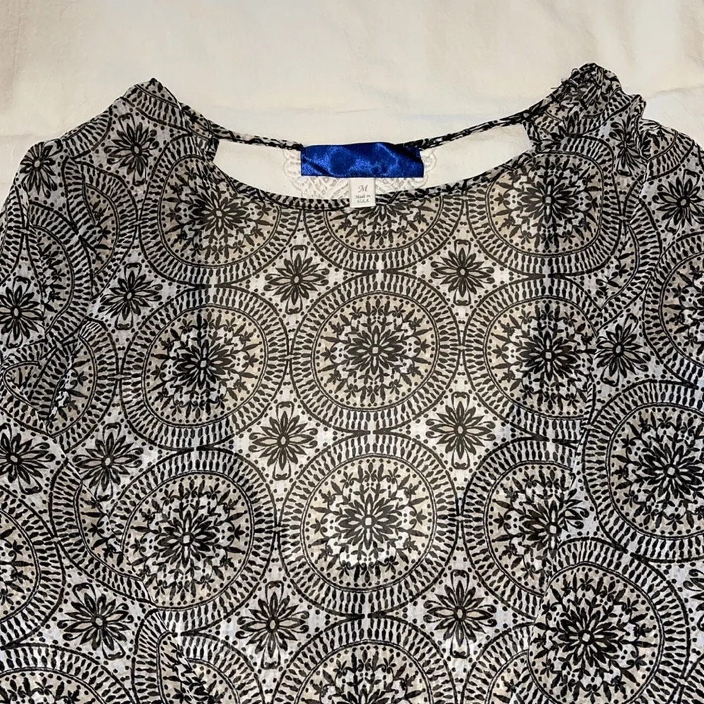 Blouse - Picture 2 of 3